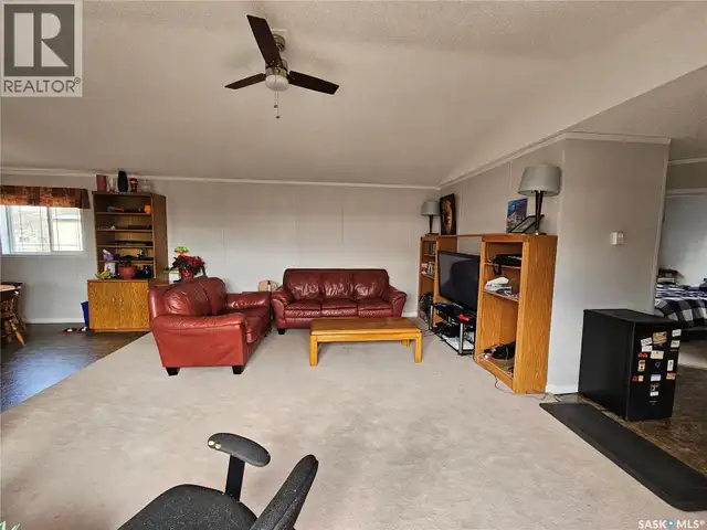 10 Four Seasons Trailer COURT Shaunavon, Saskatchewan in Houses for Sale in Swift Current - Image 10