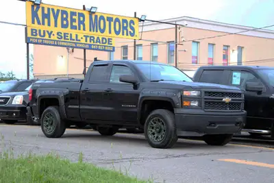 2014 Chevrolet Silverado 1500 Double Cab 4x4 5.3L with 173,388 original kilometers. Clean truck with...
