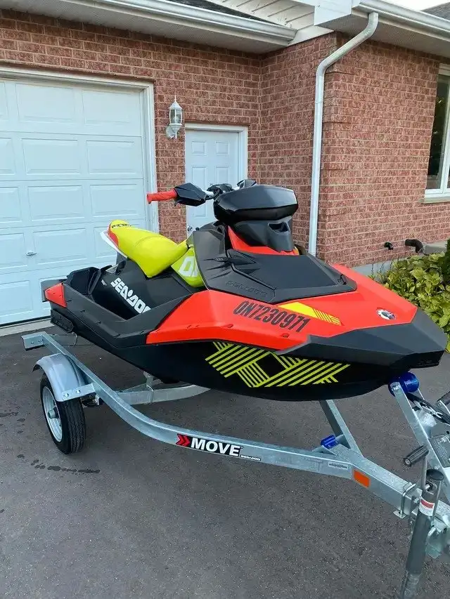 2020 SEADOO SPARK TRIXX 3UP (FINANCING AVAILABLE) in Personal Watercraft in Strathcona County - Image 3