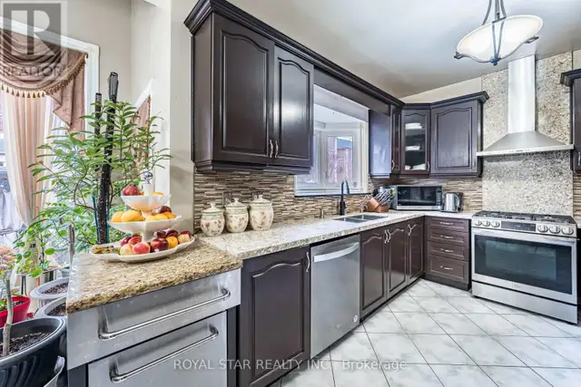 40 OAKDALE ROAD Vaughan (Maple), Ontario in Houses for Sale in Markham / York Region - Image 16