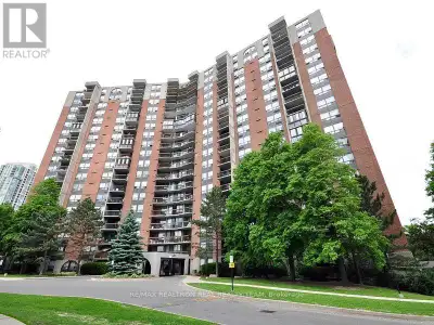 Sun-filled condo featuring a split 2-bedroom layout and breathtaking, unobstructed views. Enjoy lami...