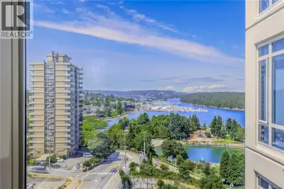 Welcome to this bright and inviting 2-bedroom, 2-bathroom condo in the sought-after Pacifica buildin...