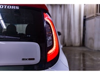 **ONE OWNER - ACCIDENT FREE** 165,038 KM This 2014 Kia Soul SX is powered by a 2.0L engine that is p... (image 8)