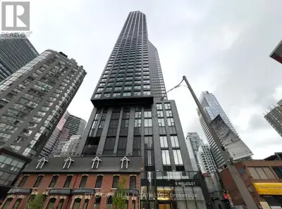 4706 - 8 WELLESLEY STREET Toronto (Bay Street Corridor), Ontario