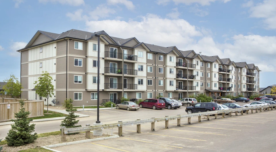 Pet-Friendly Two Bedroom One Bath with In-suite Laundry for Rent 3