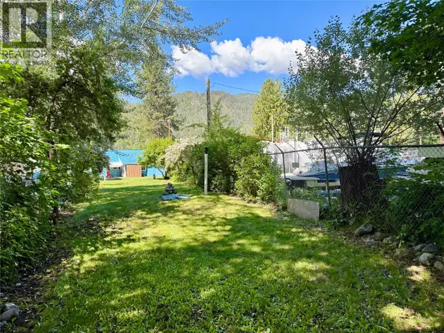 189 Alpine Road Christina Lake, British Columbia in Houses for Sale in Penticton - Image 38