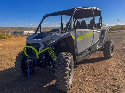 2025 Polaris RZR XP 4 1000 Ultimate 2 cylinders 2025 Polaris RZR XP 4 1000 Ultimate ...