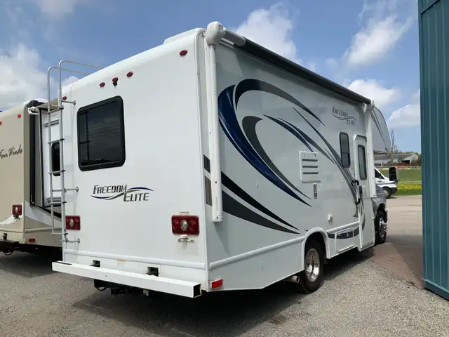 2017 Thor Freedom Elite 22FE in RVs & Motorhomes in Barrie - Image 4