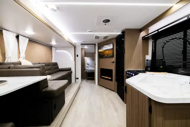 2026 Forest River SALEM 26ICE WITH BUNKS SAVE $10000 in Travel Trailers & Campers in Regina - Image 2