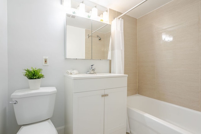 135 place de la Côte-Vertu — photo 3