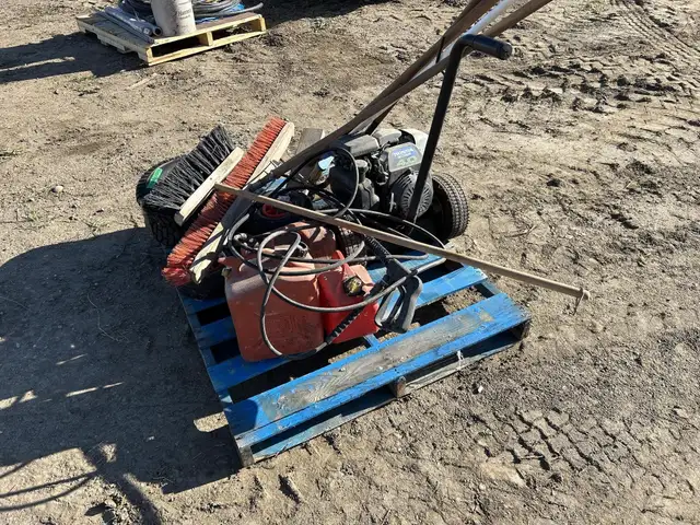 HONDA GC135 in Heavy Trucks in Saskatoon - Image 6