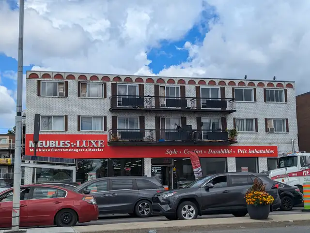 Grand 4 1/2 - Entièrement Rénové - Près des services! in Long Term Rentals in City of Montréal - Image 11