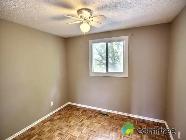 Nice Room in Premium Condo by Londonderry Mall