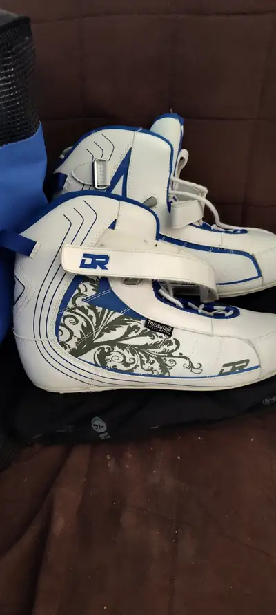 Skates men's and womens, View more