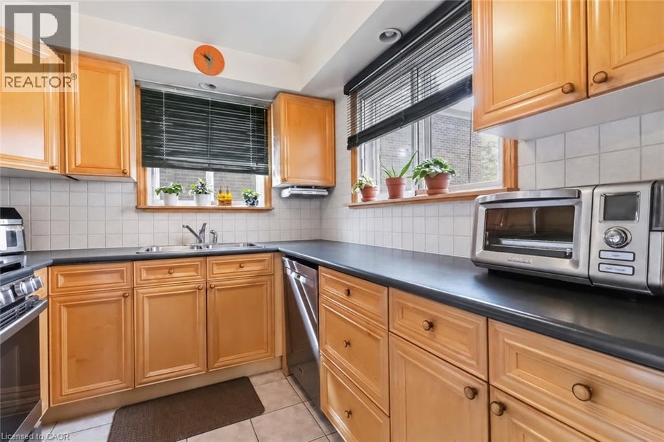 4-Bedroom 5-Level Backsplit for Sale in North York|Double Garage, photo 5 of 6