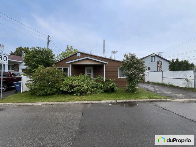 $350,000 - Bungalow for sale in Auteuil — photo 1