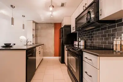 1-Bedroom Downtown Apartment Home