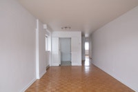 Akelius studio apartment for rent. Located near ave Mont-Royal in the Plateau Mont-Royal neighborhoo... (image 8)