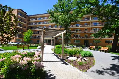 Welcome to Wilmot Park Plaza! Call or text RM Kathy at (204) 475-4158 to book your viewing today! *P...