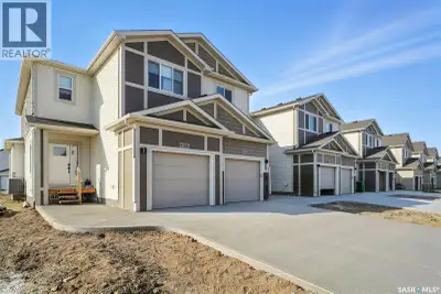 Certified 2025 Builder of the Year – Ehrenburg Homes! New Townhomes in Aspen Ridge – Quality. Style....