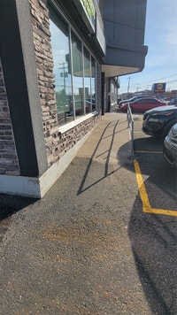 Local A1- 25 boul. Taché Ouest (route 132), Montmagny, G5V 2Z9 3020$ par mois de base + frais commun... (image 5)