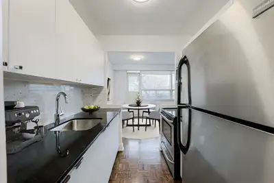 OPEN HOUSE: SATURDAY, JULY 11 & 25 | 1-4PM Get One Month Free Rent!* Welcome to Your Midtown Oasis....