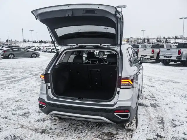 2025 Volkswagen Taos Comfortline 1.5T 4MOTION in Cars & Trucks in Strathcona County - Image 9