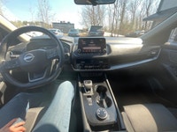 Price includes $1,000 finance credit. Price does not include fees or taxes. The 2025 Nissan Rogue SV... (image 9)