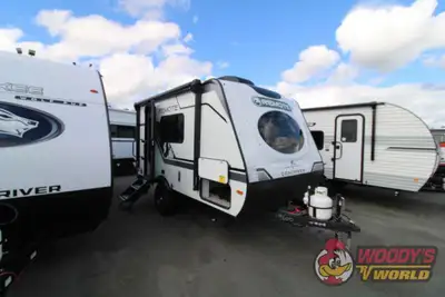 MVSA #40458 Specifications and Features: Exterior Length: 17 ft 7 in Dry Weight: 2,752 lbs GVWR: 3,8...