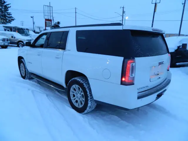 2017 GMC Yukon XL 8 PASS  /4X4 in Cars & Trucks in Edmonton - Image 5