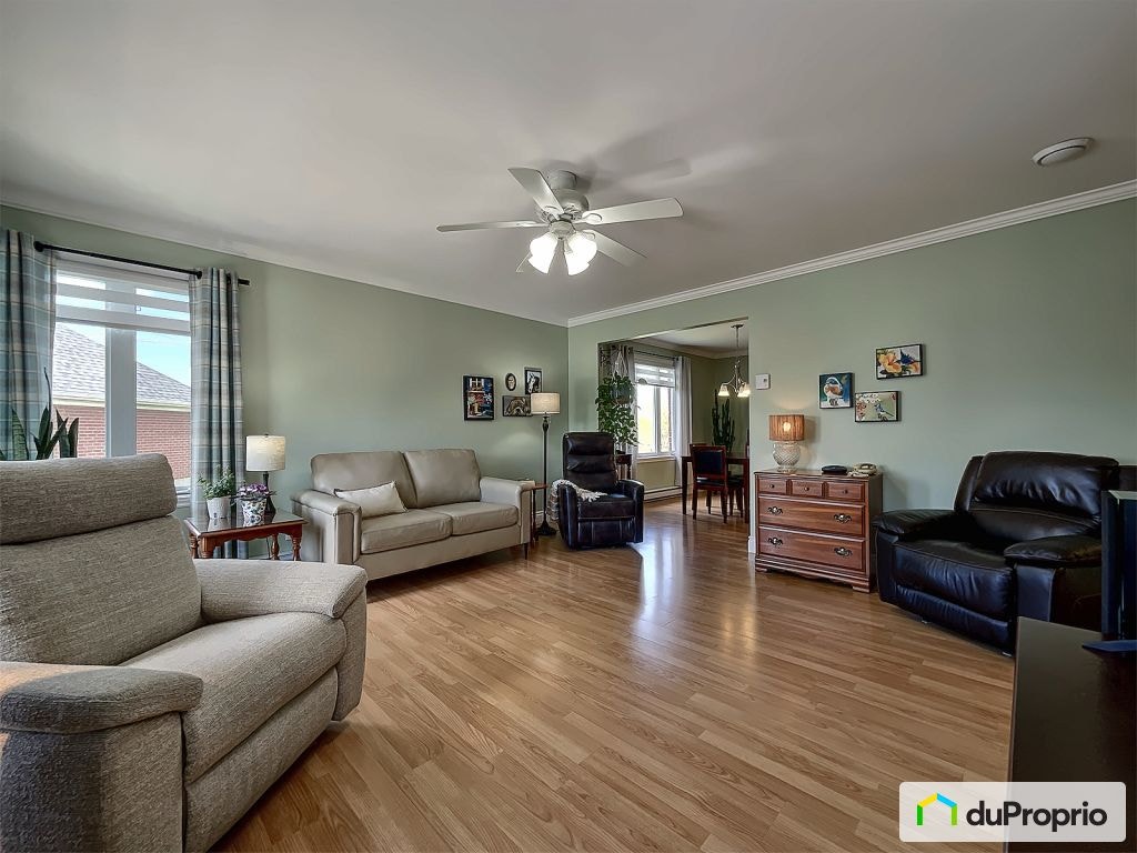 $329,000 - Condominium for sale in Vanier — photo 2
