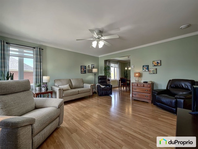 $329,000 - Condominium for sale in Vanier — photo 2