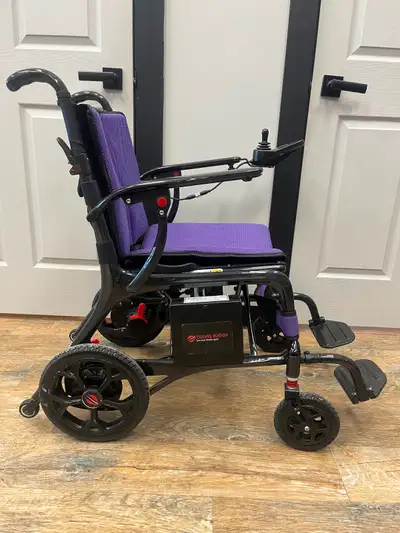 The Travel Buggy AeroLux and its upgraded version, the Travel Buggy AeroLux 2C, are ultralight power...