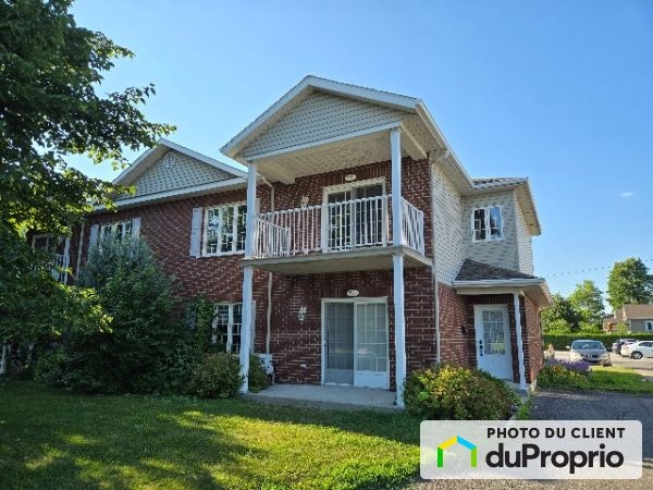 $335,000 - Condominium in St-Hyacinthe (St-Thomas-D'Aquin) — photo 1
