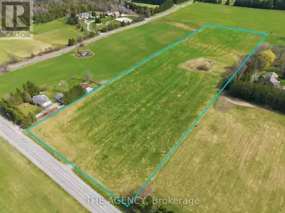An exceptional opportunity to own 10 acres of vacant land in the growing community of Uxbridge. Curr...