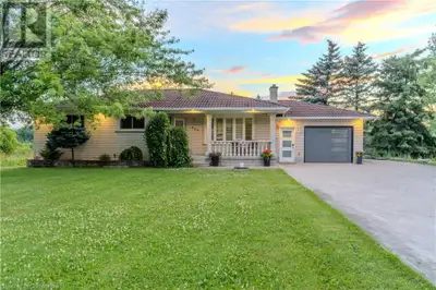 If you’ve been dreaming of quiet country living with stunning sunsets and room to roam, this charmin...