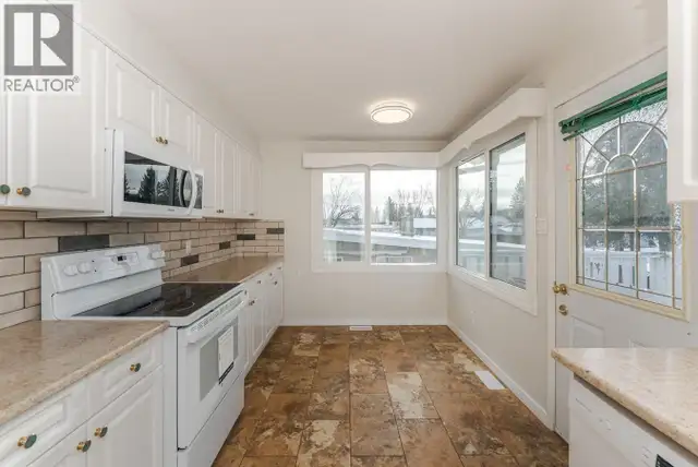 2425 EWERT CRESCENT Prince George, British Columbia in Houses for Sale in Prince George - Image 9