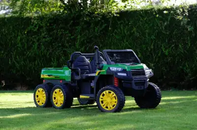 THIS BRAND NEW TWO SEATER 4 WHEEL DRIVE / 6 WHEEL GATER UTV IS JUST IN TIME FOR SUMMER: SPRING CLEAR...