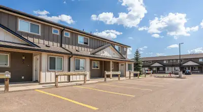 Broadstreet's Windermere Townhomes all have 3 bedrooms and are located just off of Highway 28 in Sou...