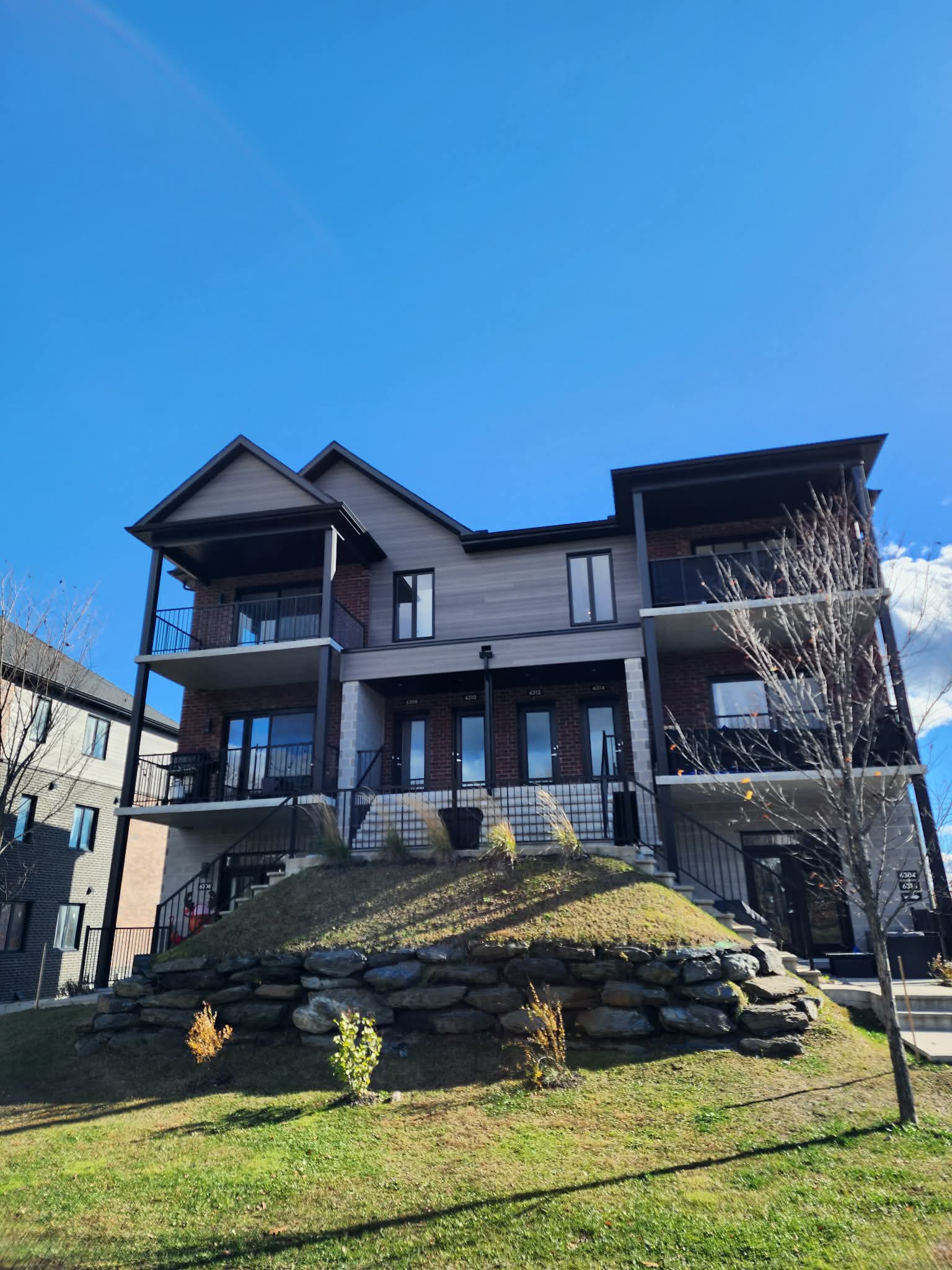 6 1/2 - Style condo à Rock-Forest — photo 1