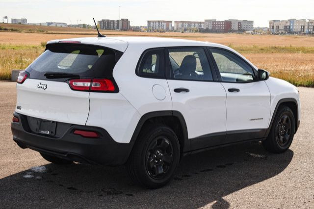 2018 Jeep Cherokee SPORT EDITION AUTOMATIC LOW KMS in Cars & Trucks in Strathcona County - Image 4