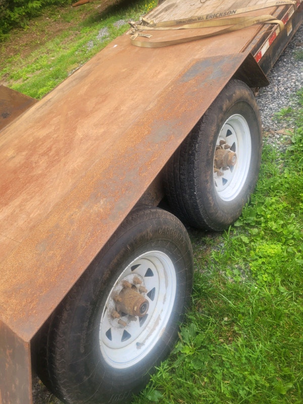 2018 tilt and load trailer. 7000 lbs axles. Cargo & Utility Trailers