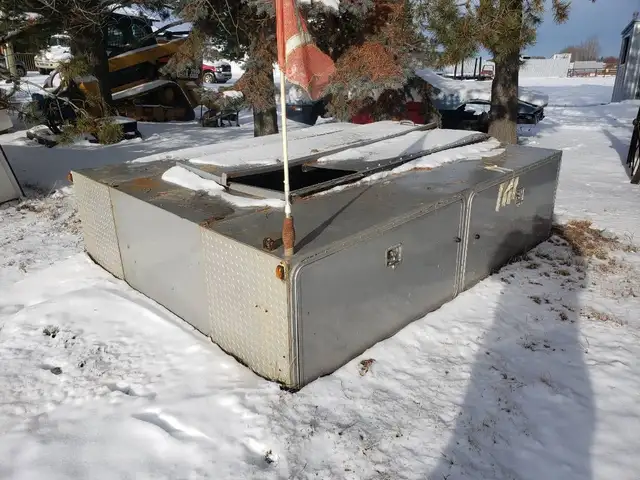 TRUCK TOPPERS 8FT in Other Parts & Accessories in Edmonton - Image 3