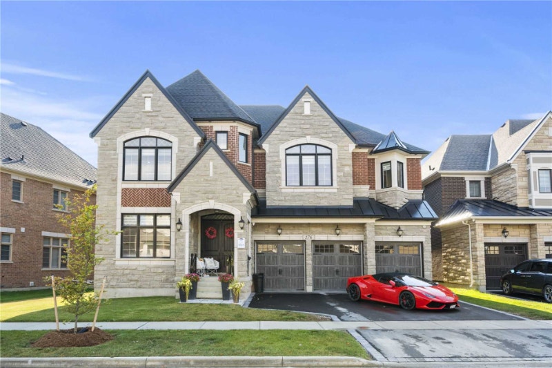 TRIPLE CAR GARAGE Custom Built Home On A Ravine Lot Kleinburg! Houses