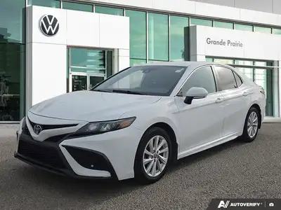 Drive with confidence and impressive efficiency in this 2021 Toyota Camry SE, a dependable 4-door se...