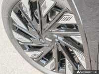 Sunroof, Cooled Seats, Premium Audio, Navigation, Wireless Charging! This Lincoln Nautilus promises... (image 6)