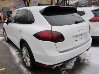 ACCIDENT FREE LOCAL CAR WITH FULL COMPREHENSIVE UP-TO-DATE SERVICE HISTORY FROM THE PORSCHE DEALER.... (image 3)