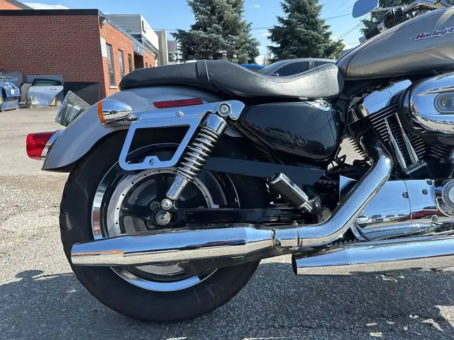 2007 Harley-Davidson Sportster ~ SPORTSTER XL1200 CUSTOM ~ COOL  in Street, Cruisers & Choppers in City of Toronto - Image 12