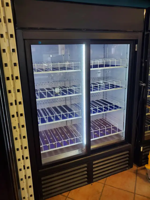 BEER Coolers (Refurbished Glass Door Beer Merchandisers)62865712050690122