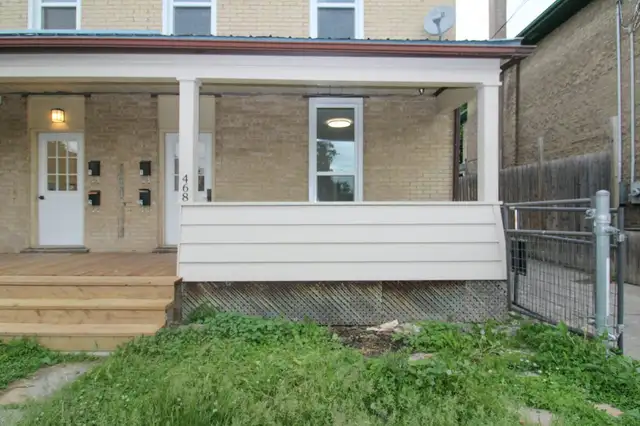 Unit A - 468 Bolivar Street, Peterborough - All Utilities & Park in Long Term Rentals in Peterborough - Image 3